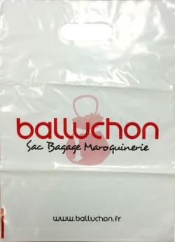 SAC-PLASTIQUE-POIGNEES-DECOUPEES-SIMPLES-BALLUCHON