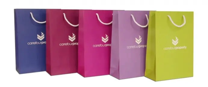 Cinq versions de sacs personnalisés pour Carrefour Property